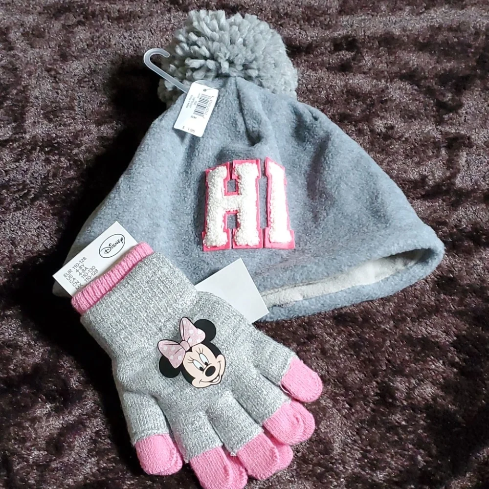 🆕️ GAP BEANIE AND MINNIE MOUSE GLOVES BUNDLE